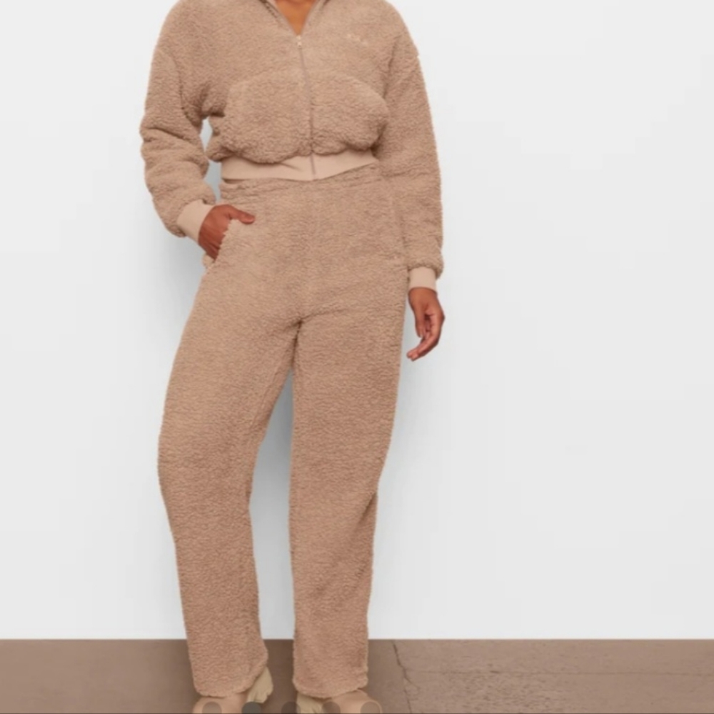 NWT Skims Teddy Track Pant